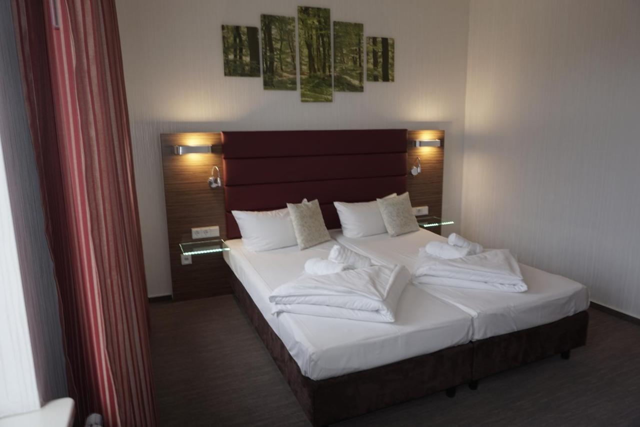 Hotel Und Restaurant Zum Deutschen Hause Lübbenau Екстериор снимка